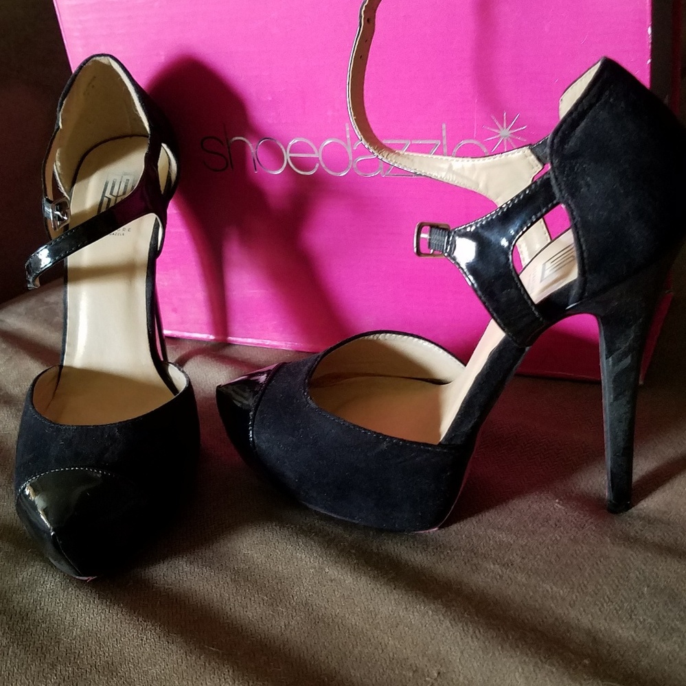 Black leather toe strap stiletto